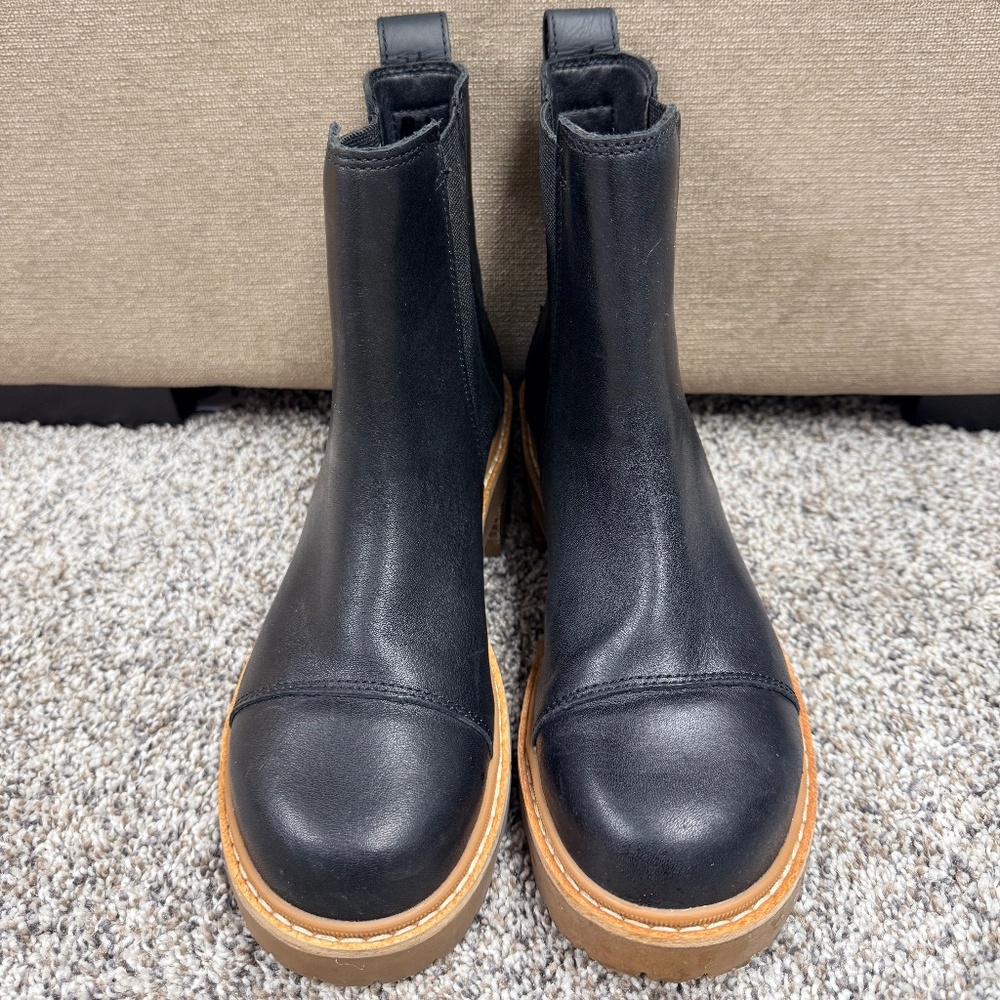 Brand New Sorel JOAN NOW™ Women's Chelsea Boot - Women's Black/Gum - size 8